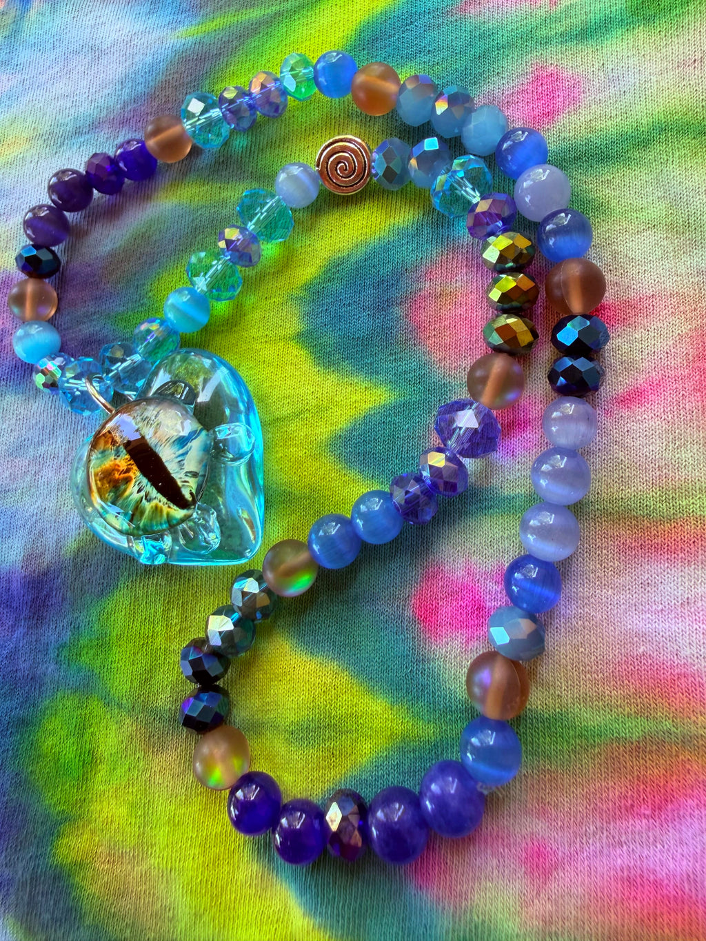 Sea Beast - Dragon Eye Heart Stretch Necklace