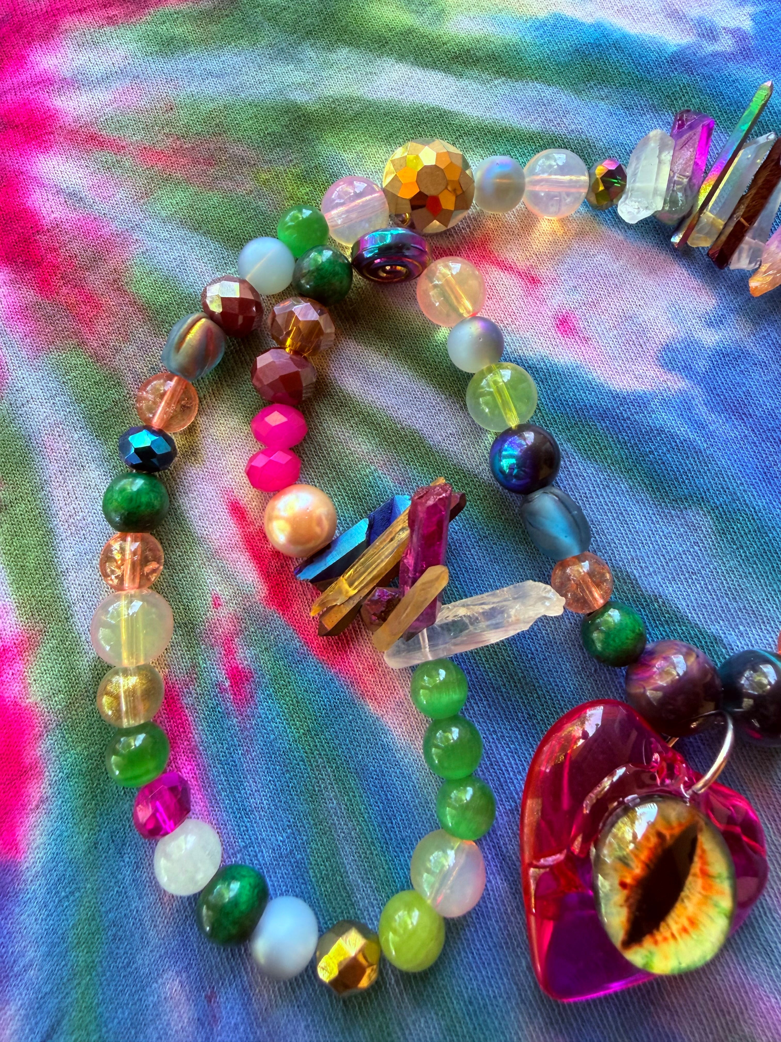 Crystal Cave - Dragon Eye Heart Stretch Necklace