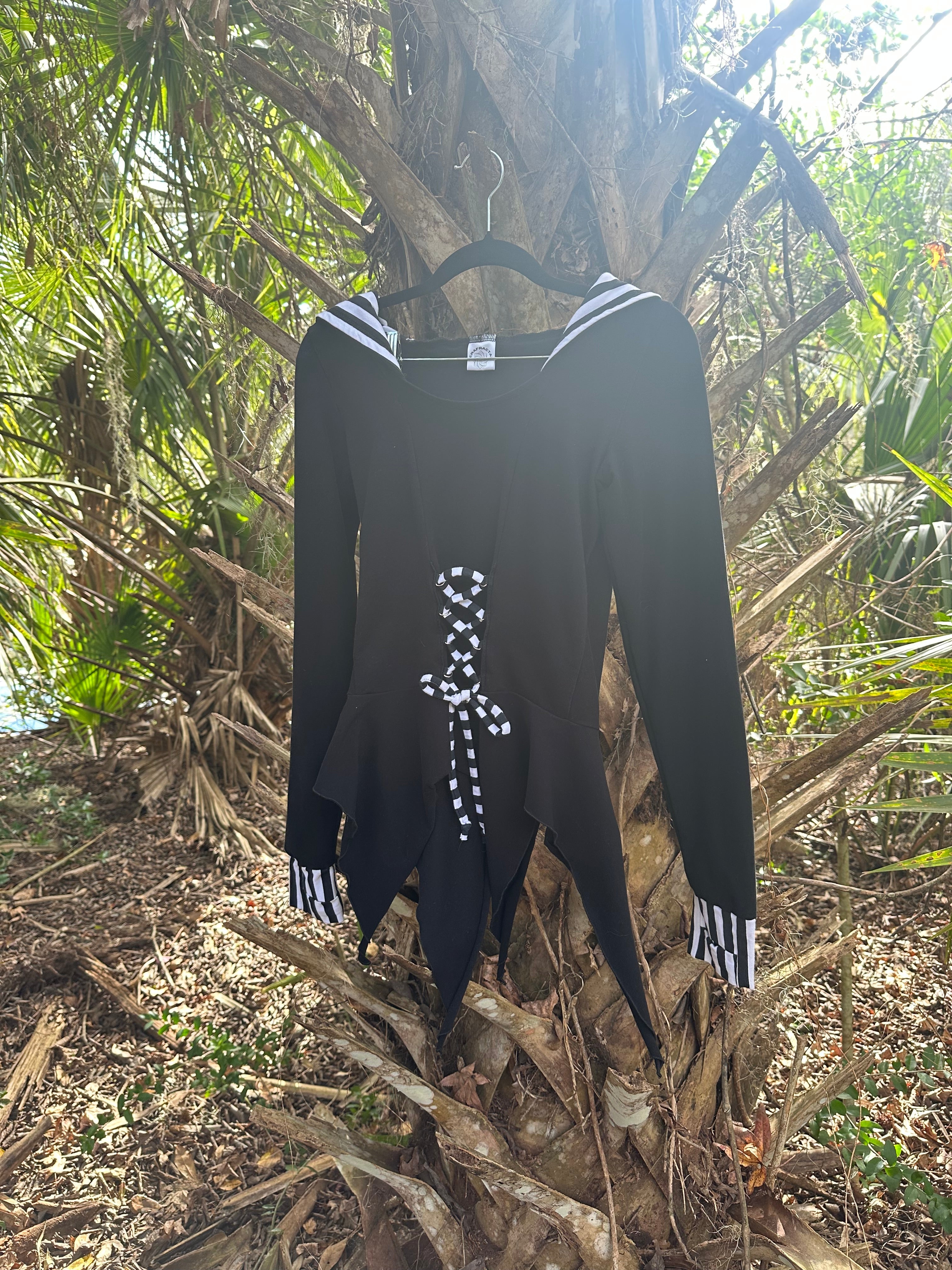 Long Sleeve (M) Pixie Top