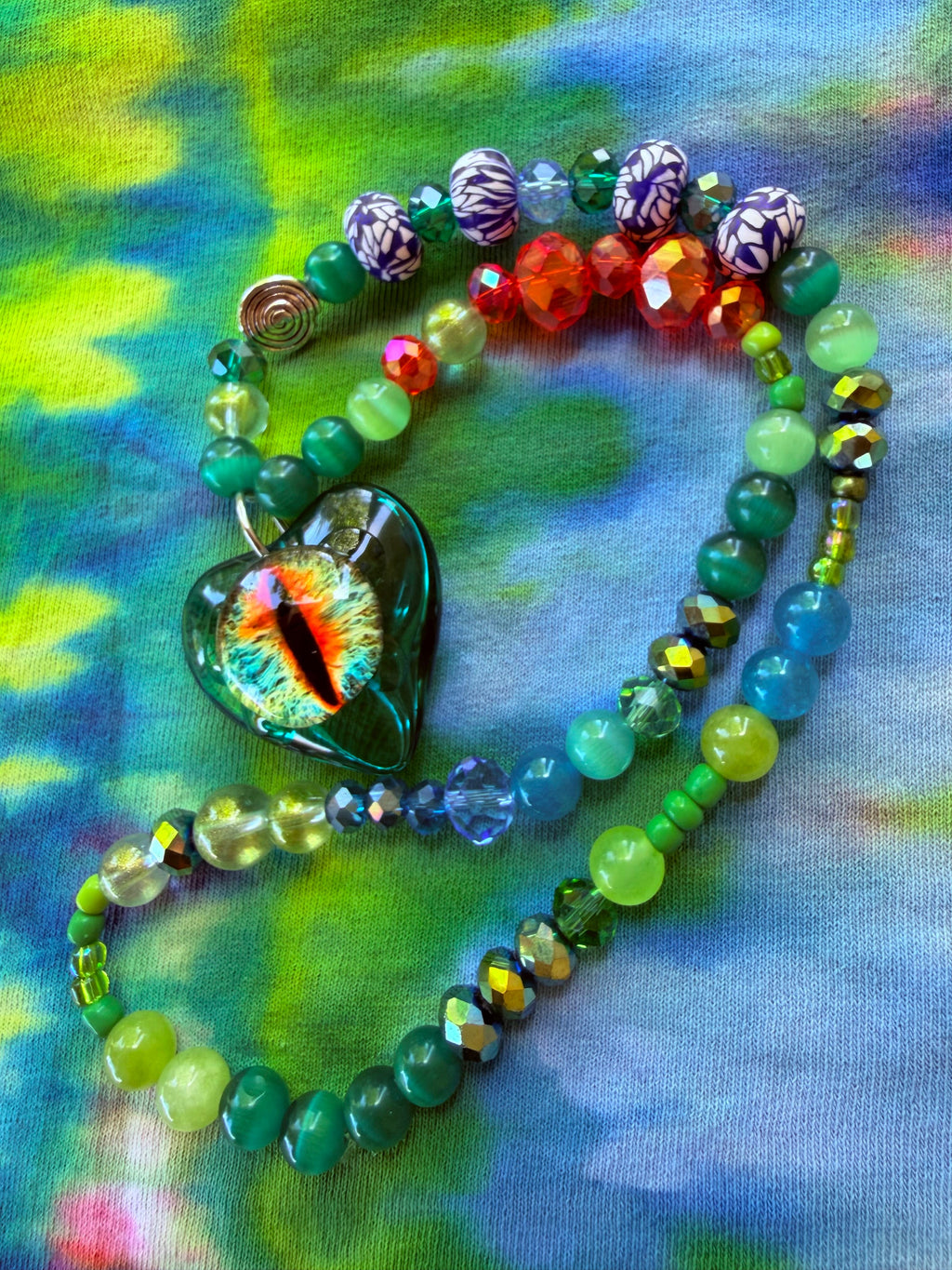 Earth Bender - Dragon Eye Heart Stretch Necklace
