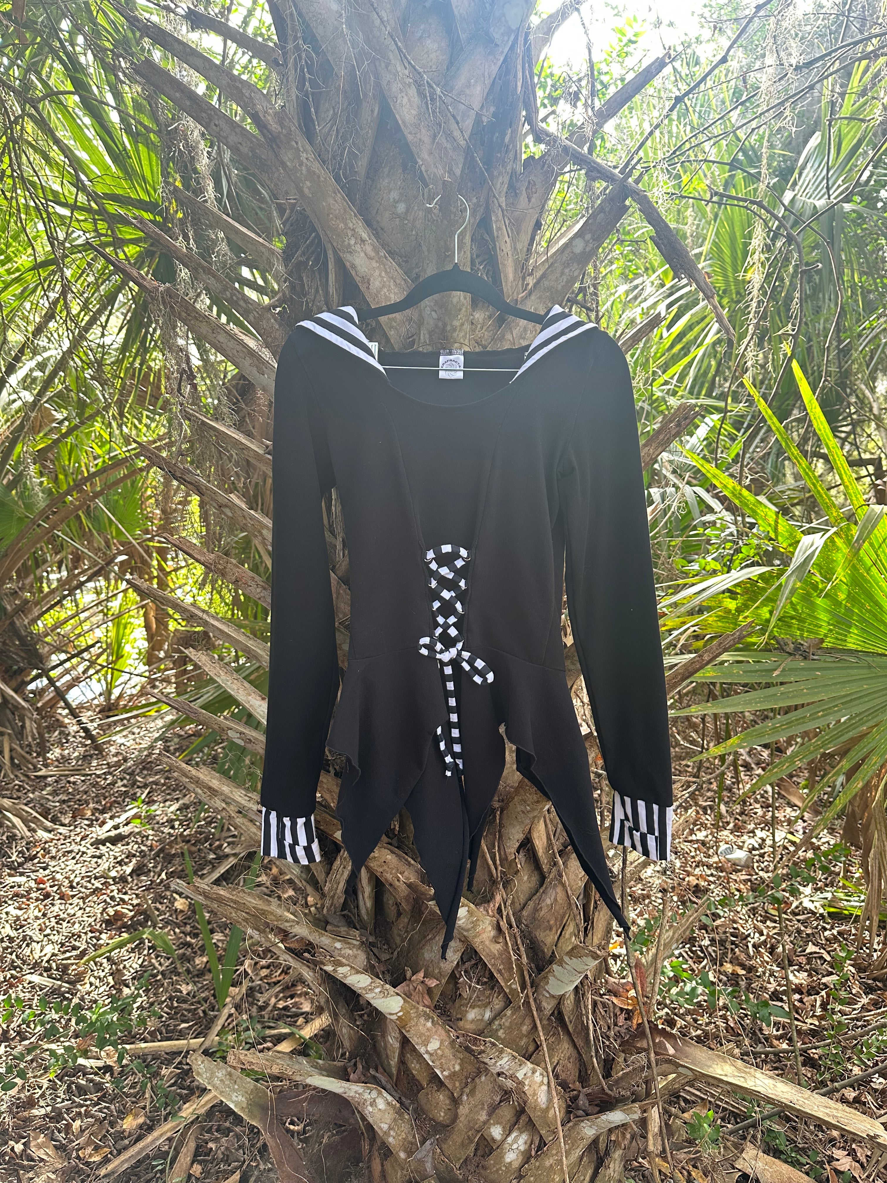 Long Sleeve (M) Pixie Top