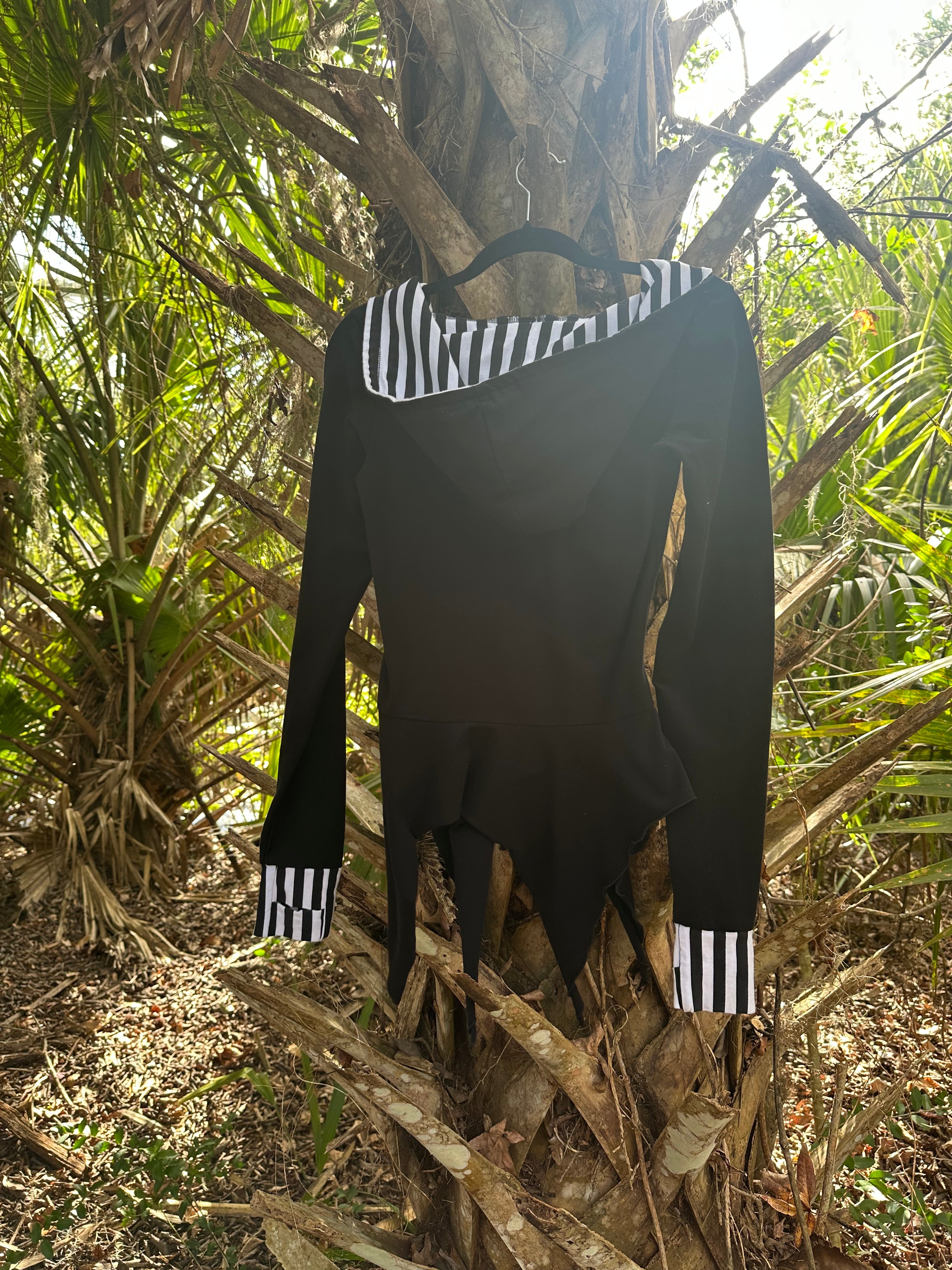 Long Sleeve (M) Pixie Top