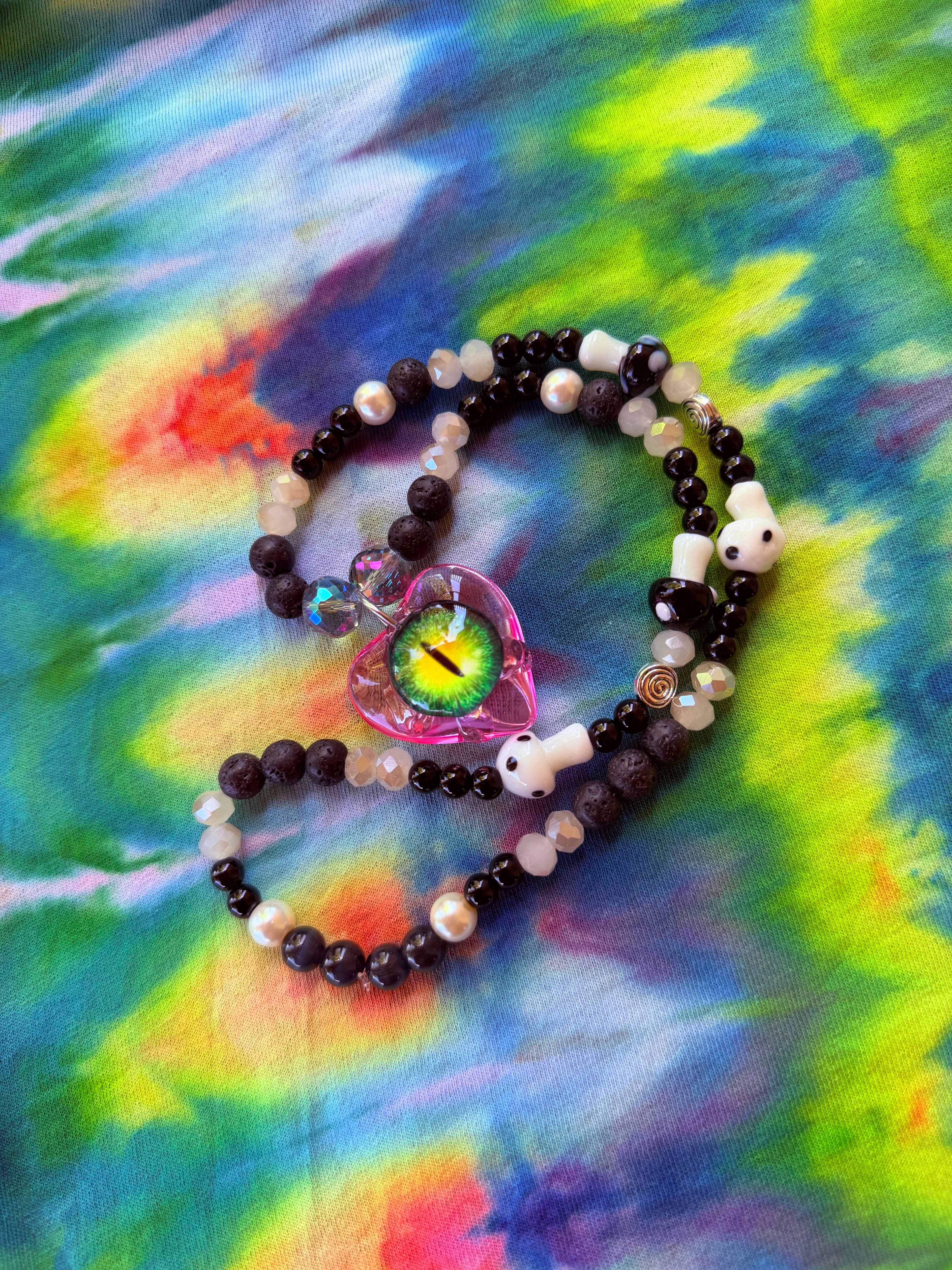 Fantasia - Dragon Eye Heart Stretch Necklace