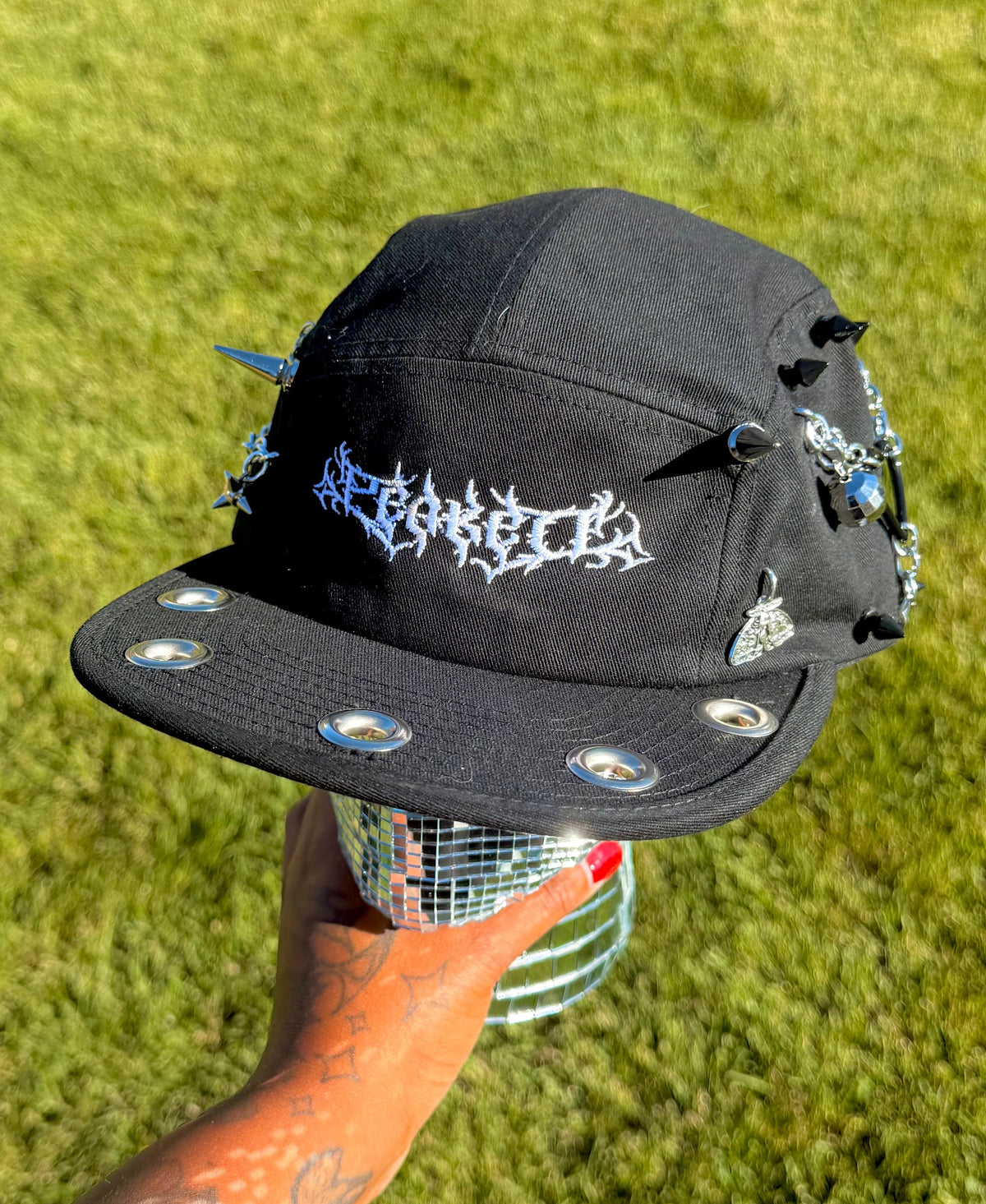 1 of 1 Peaked 5 Panel (horns)