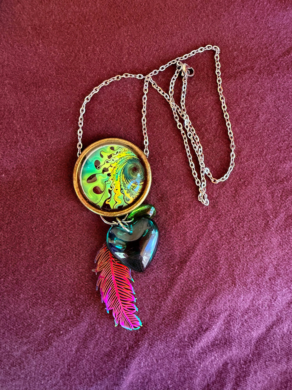 Pendant on 18 inch chain