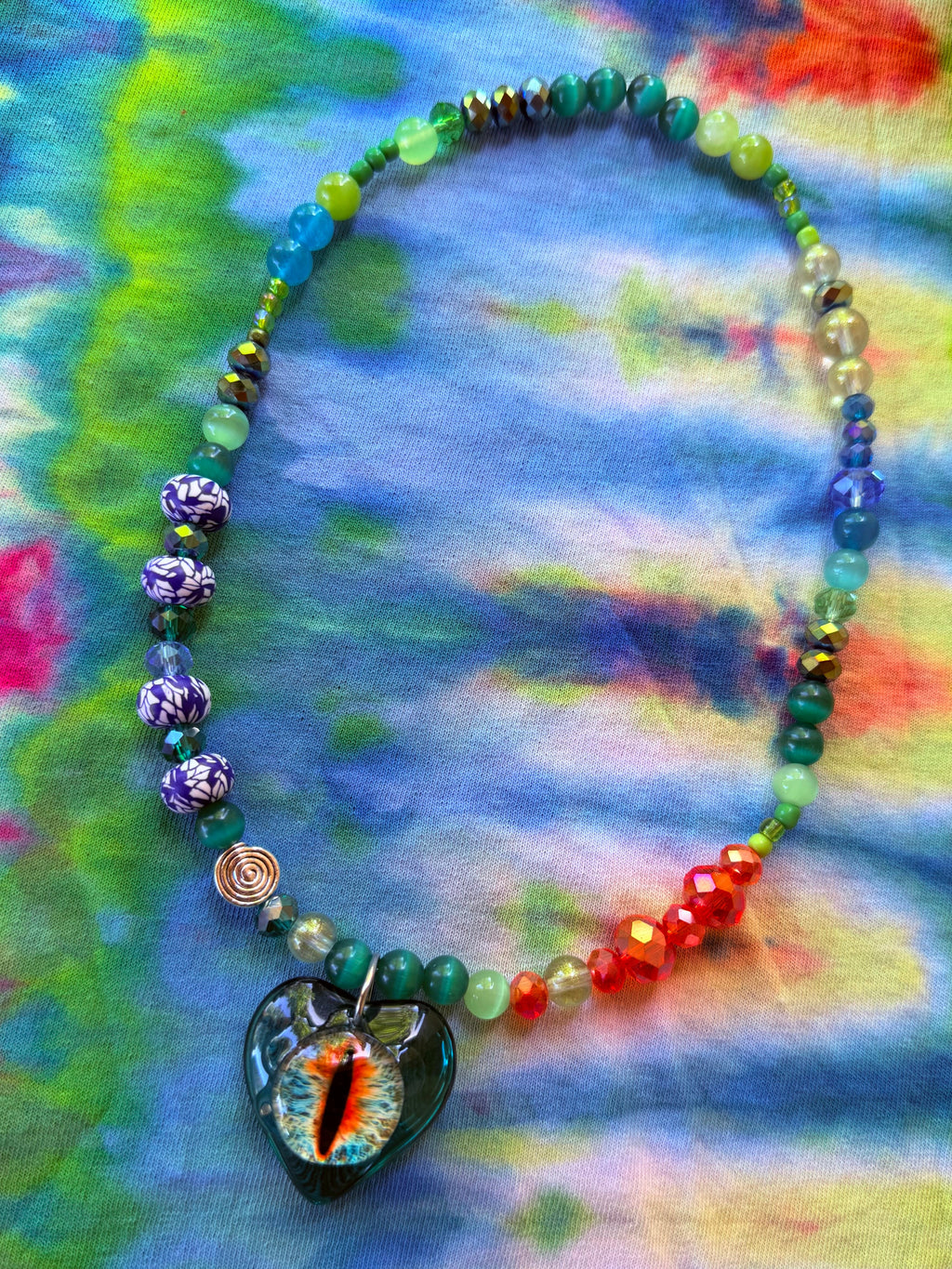 Earth Bender - Dragon Eye Heart Stretch Necklace