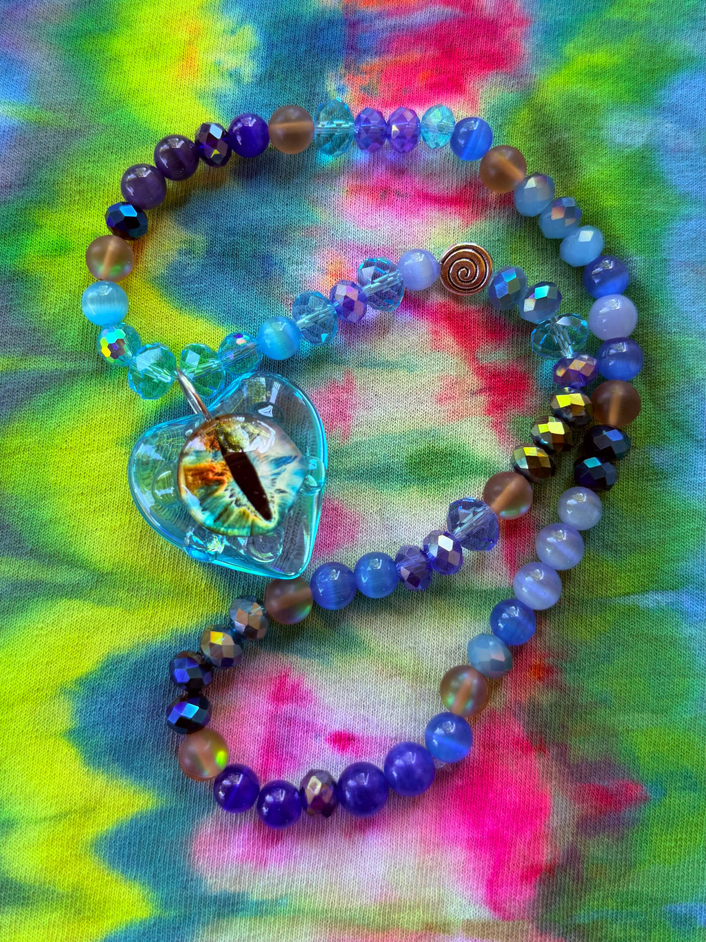 Sea Beast - Dragon Eye Heart Stretch Necklace