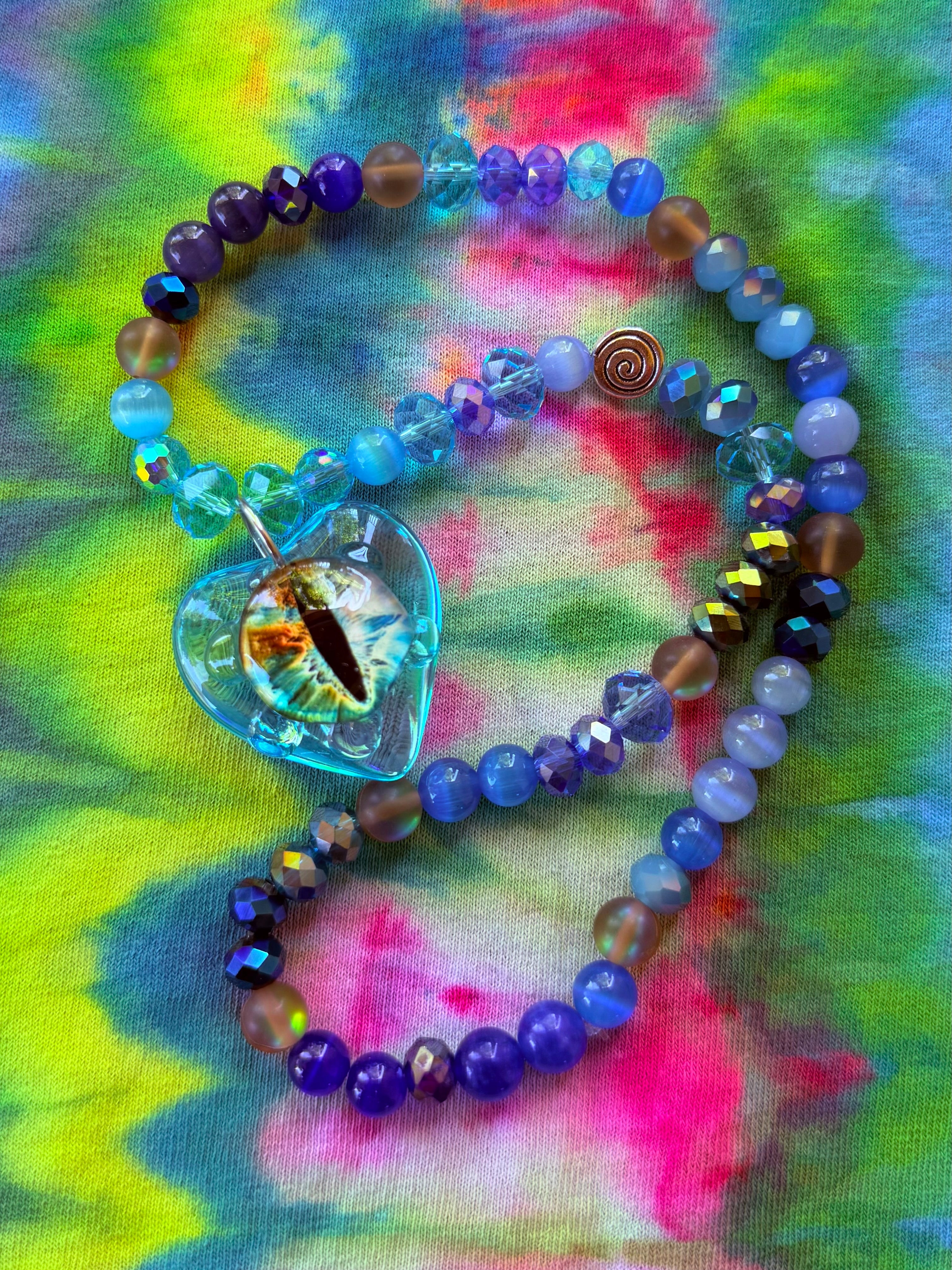 Sea Beast - Dragon Eye Heart Stretch Necklace