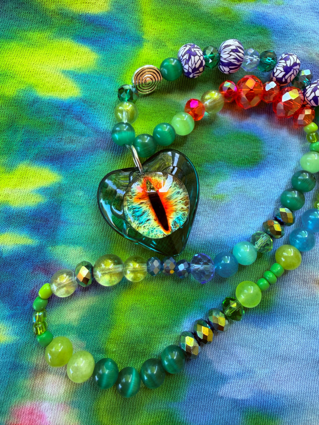 Earth Bender - Dragon Eye Heart Stretch Necklace