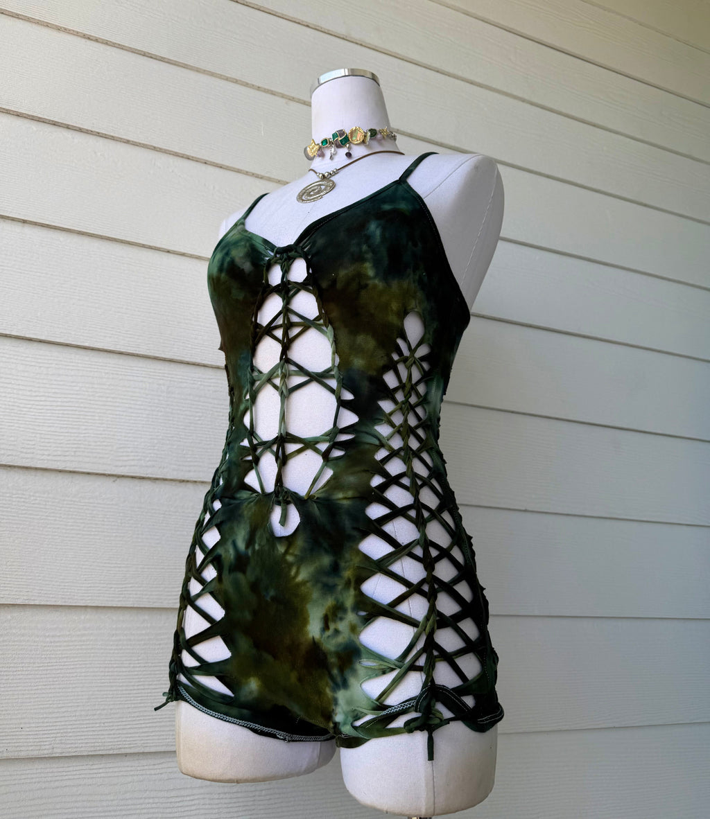 Forest Romper 𝐐𝐮𝐢𝐜𝐤 𝐬𝐡𝐢𝐩 𝐰𝐢𝐭𝐡𝐢𝐧 5 𝐝𝐚𝐲𝐬
