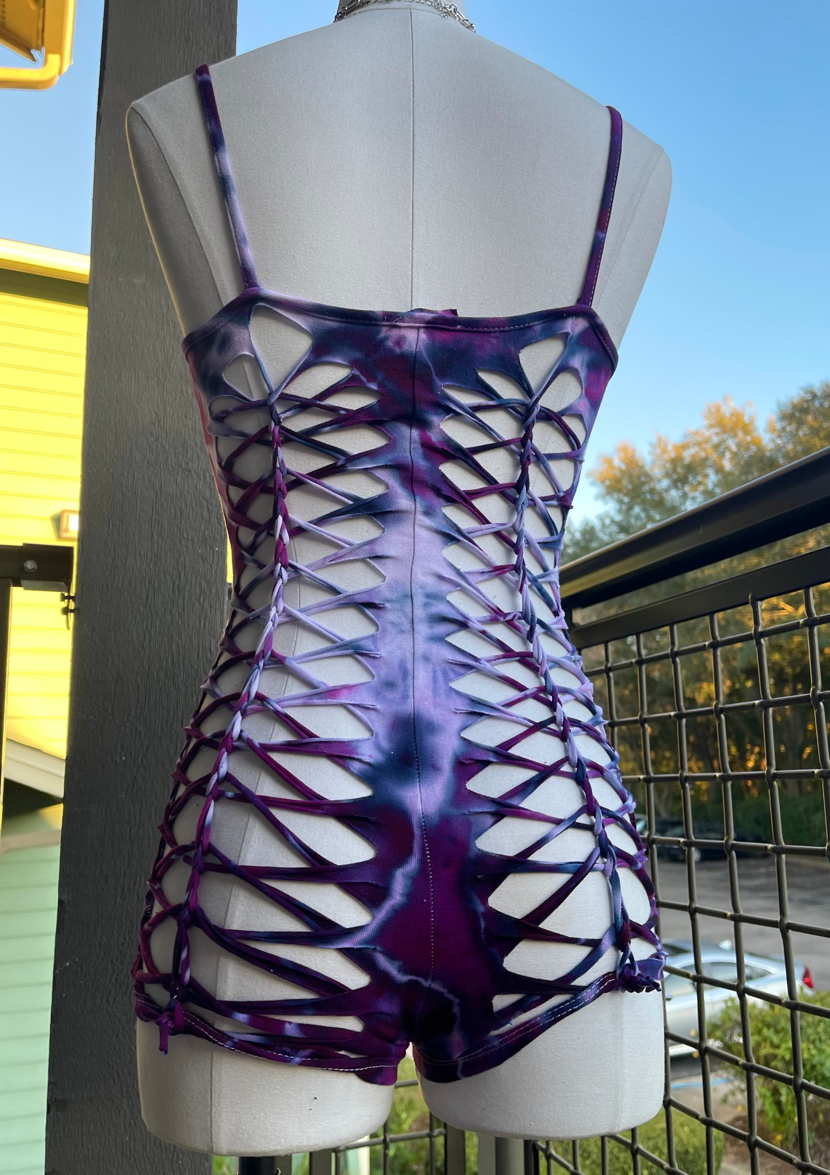 Anisa Geode Tie Dye Romper (ᴍᴀᴅᴇ ᴛᴏ ᴏʀᴅᴇʀ)