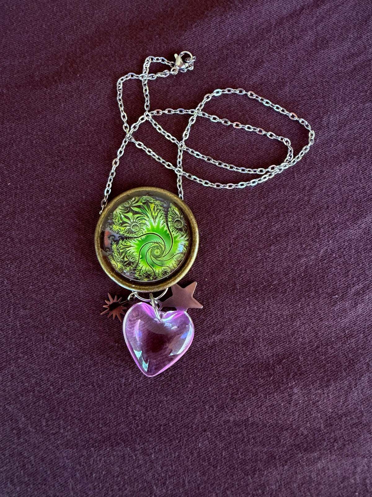 Pendant on 18 inch chain