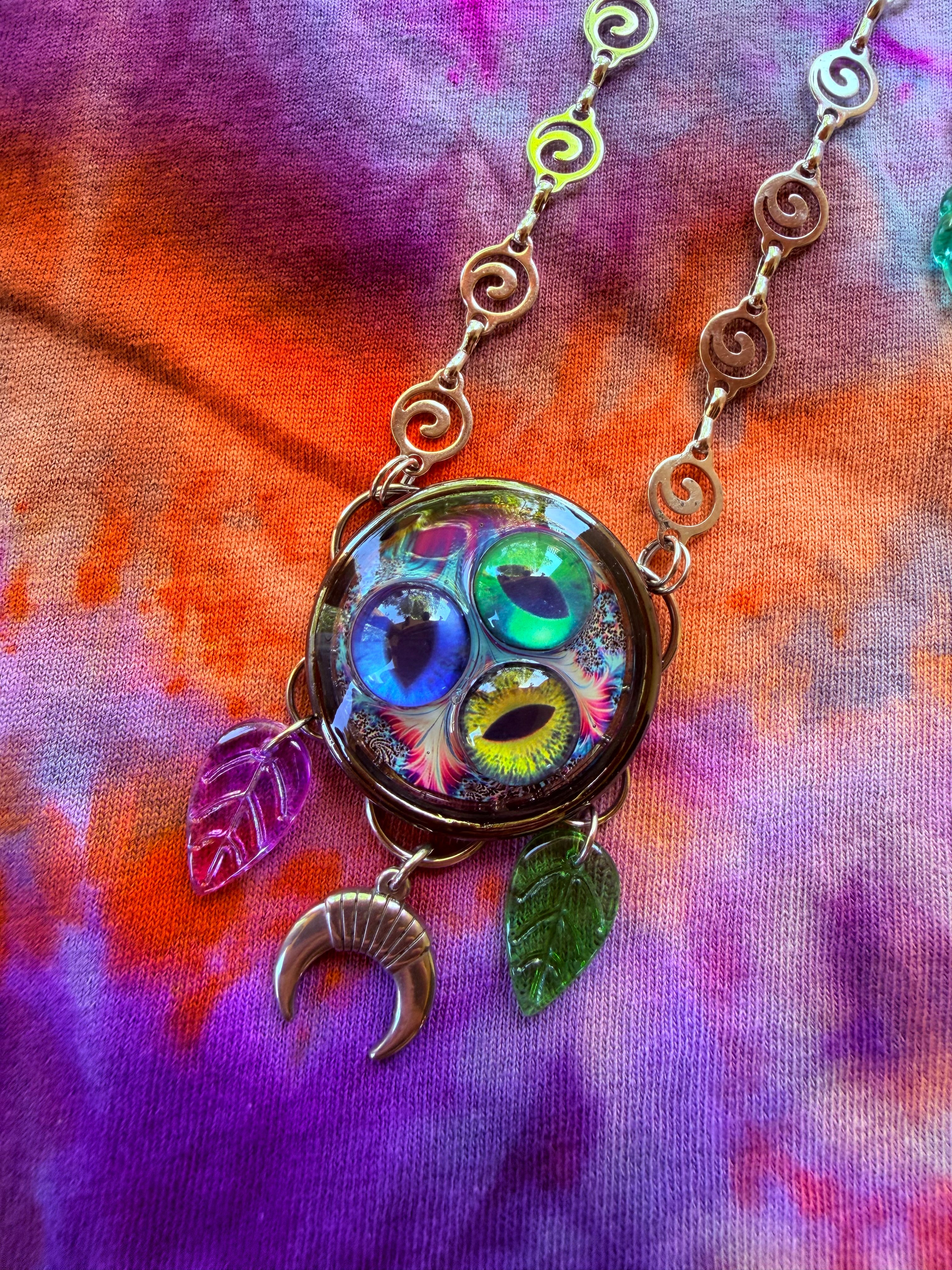 Moon Fae - Fairy Eye Portal Necklace