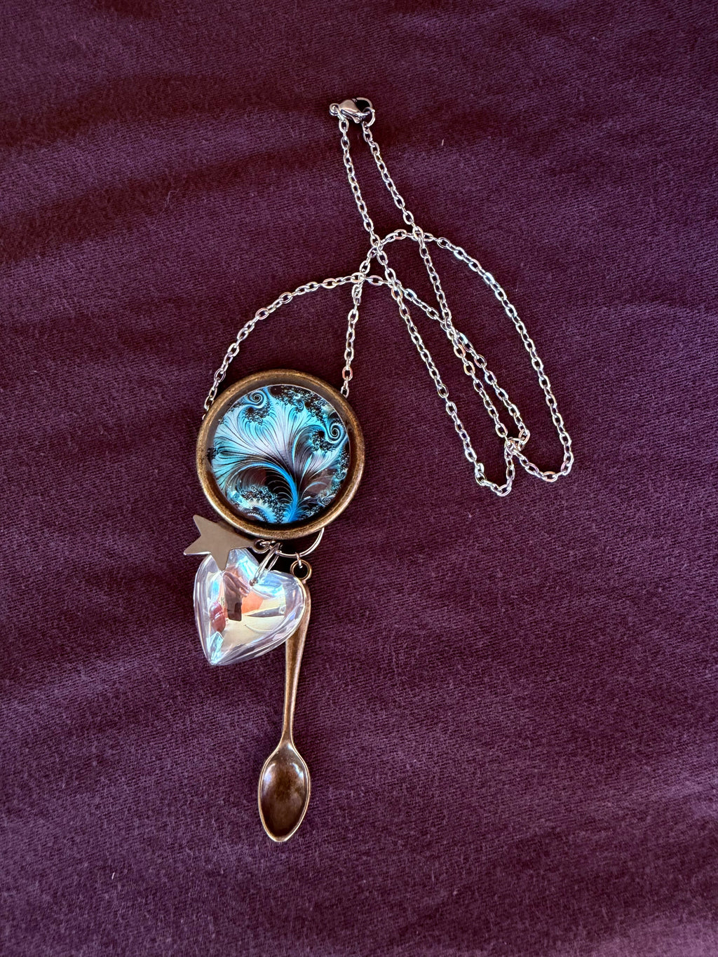 Pendant on 18 inch chain