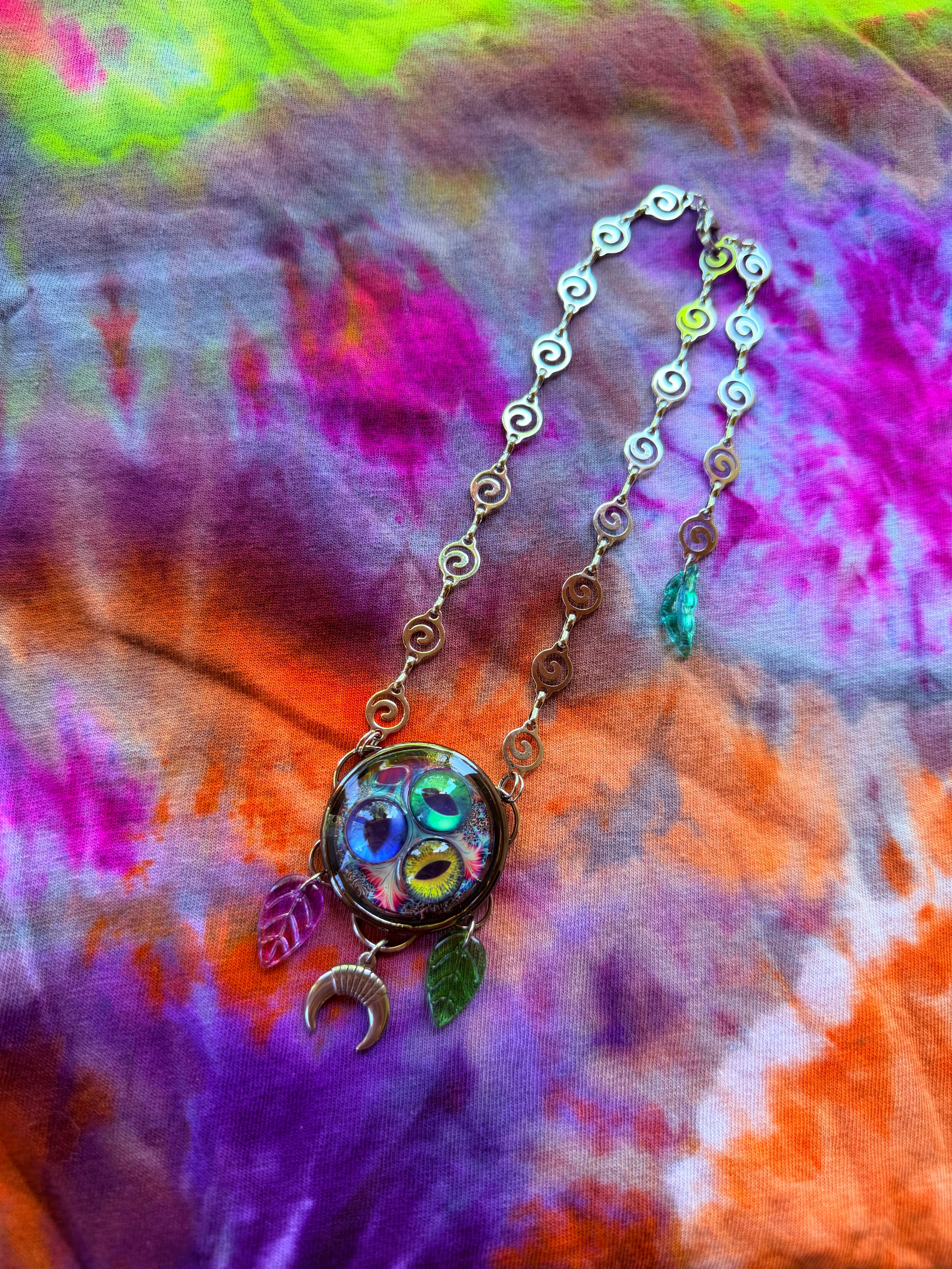 Moon Fae - Fairy Eye Portal Necklace