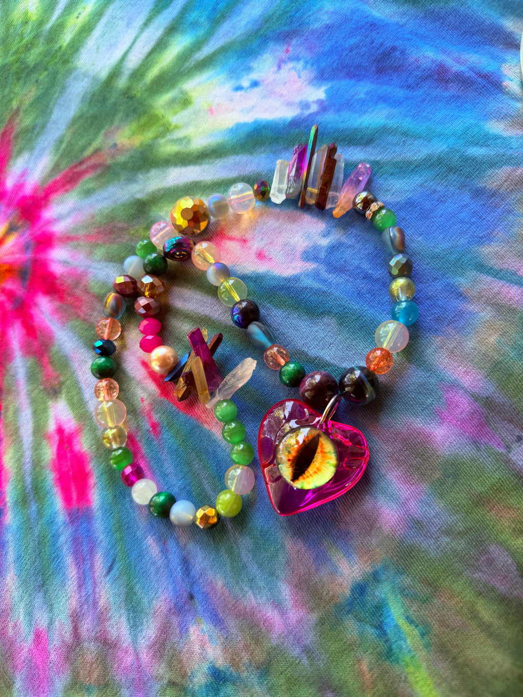 Crystal Cave - Dragon Eye Heart Stretch Necklace