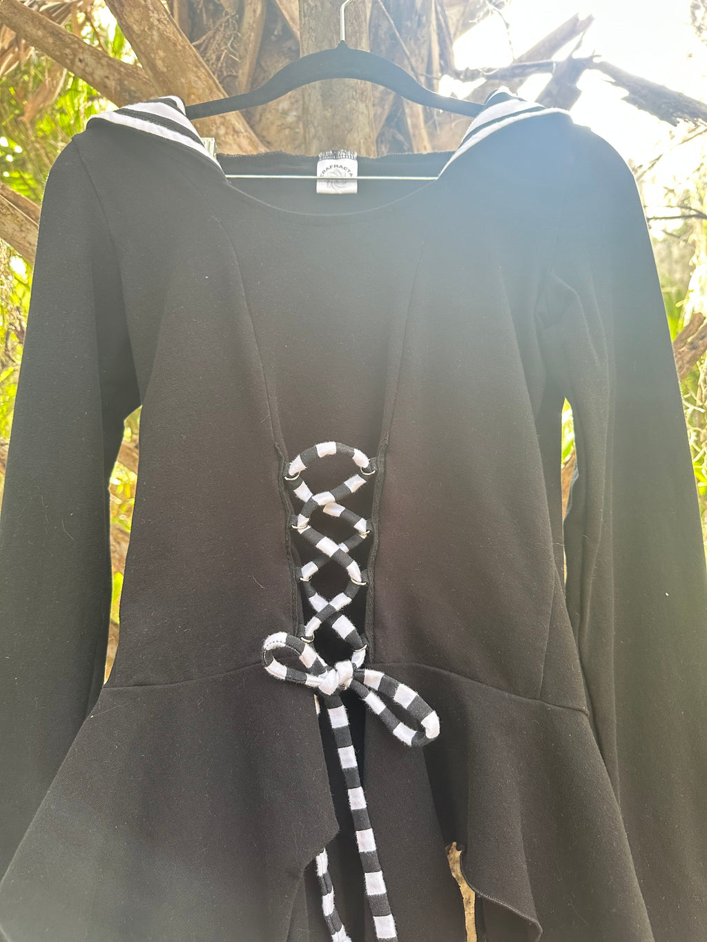 Long Sleeve (M) Pixie Top
