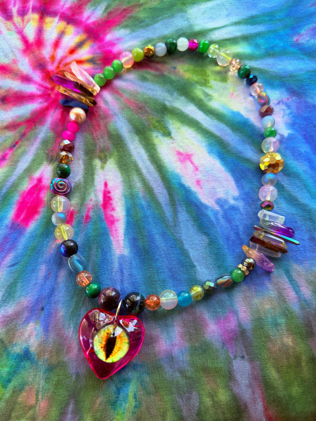 Crystal Cave - Dragon Eye Heart Stretch Necklace