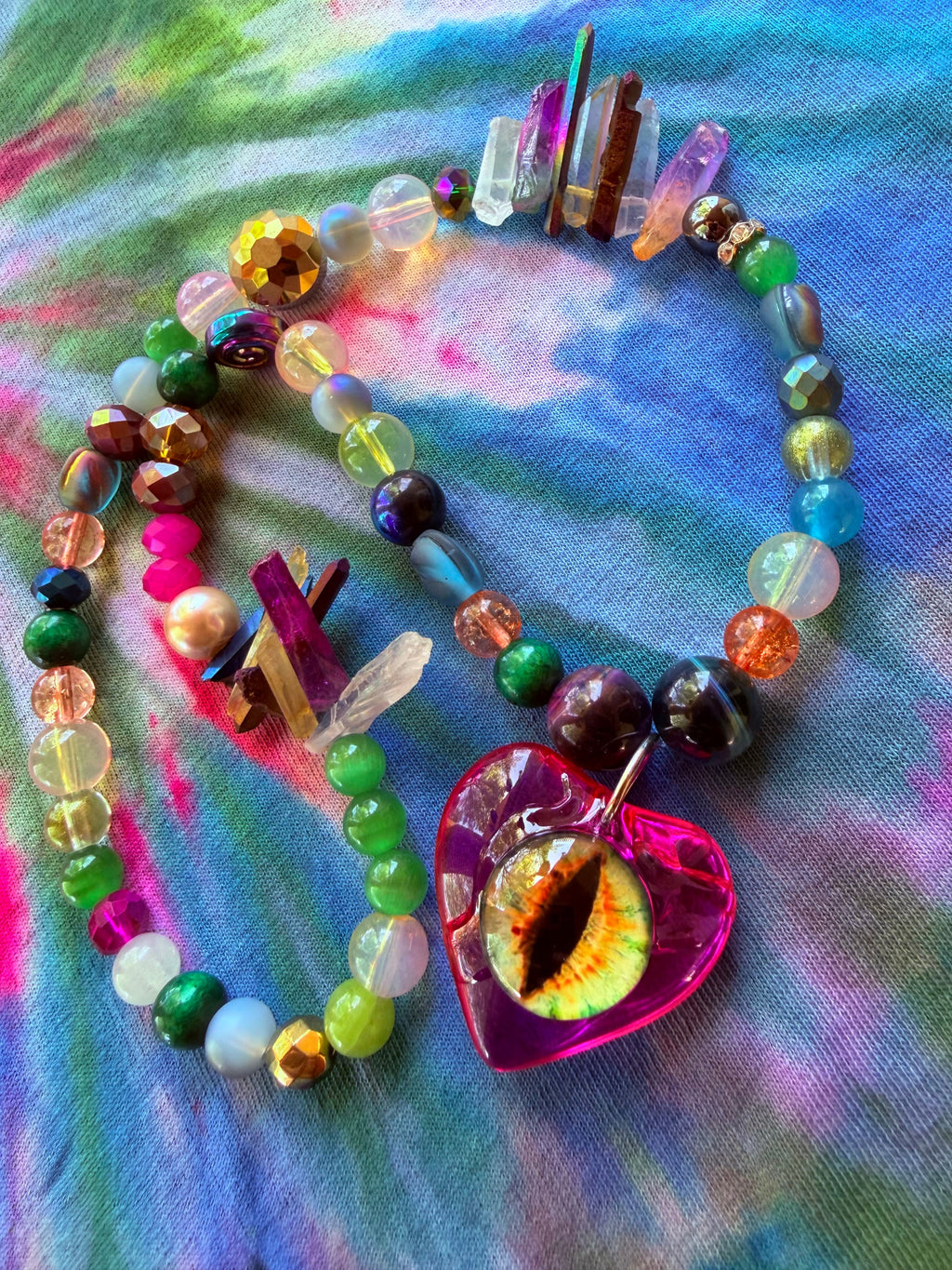 Crystal Cave - Dragon Eye Heart Stretch Necklace