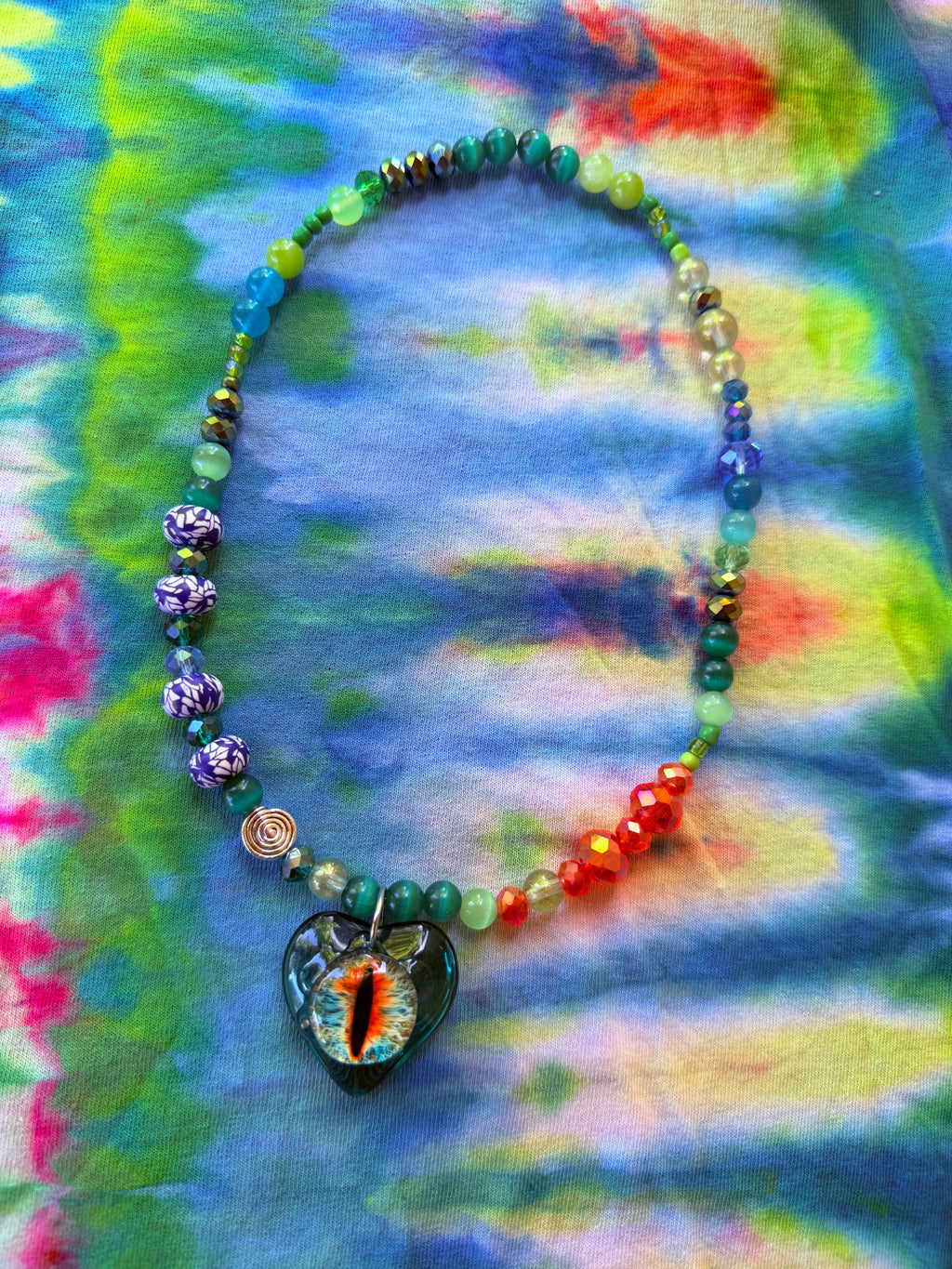 Earth Bender - Dragon Eye Heart Stretch Necklace