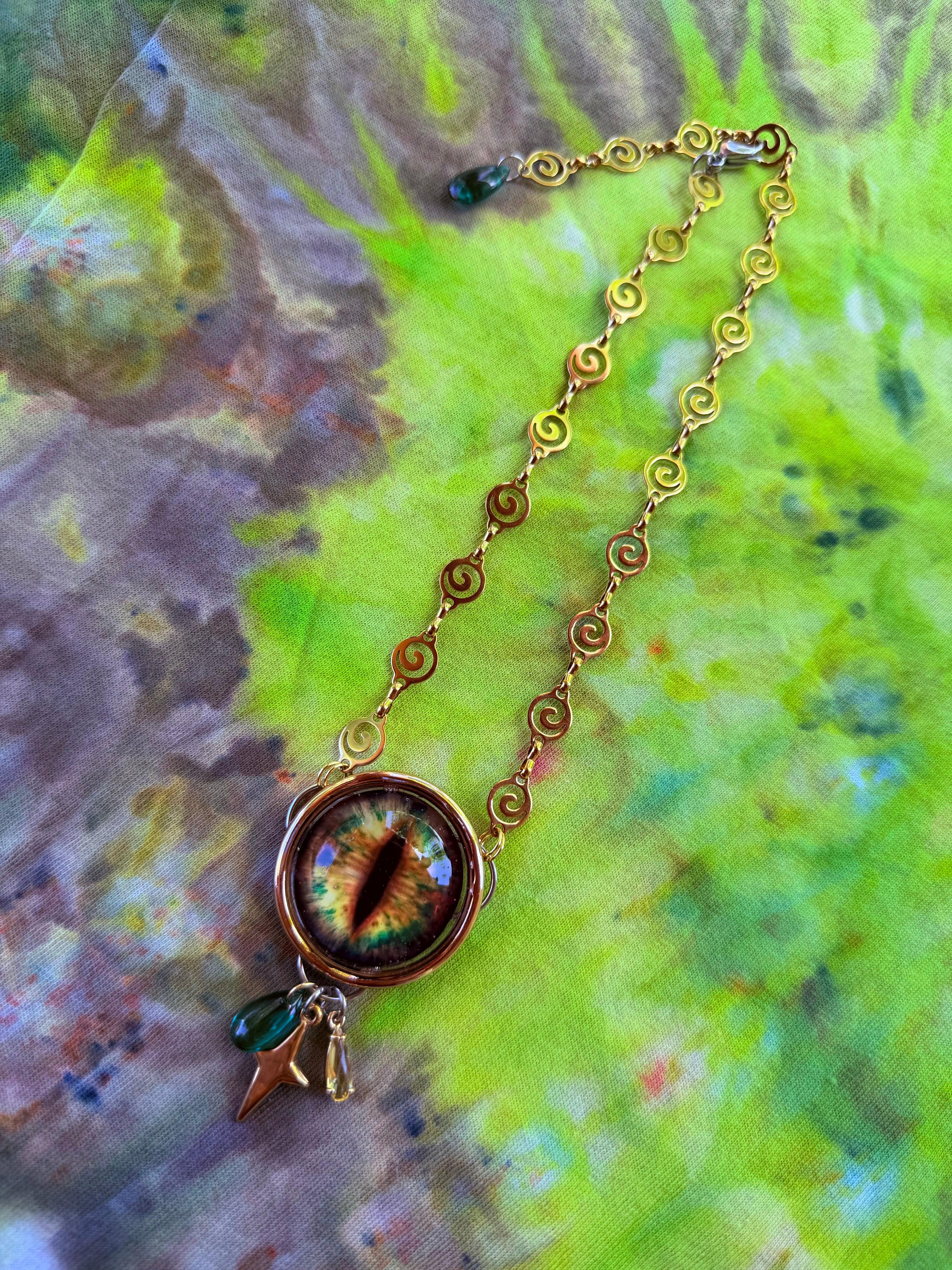 Ever Green Wild Heart - Dragon Eye Portal Necklace
