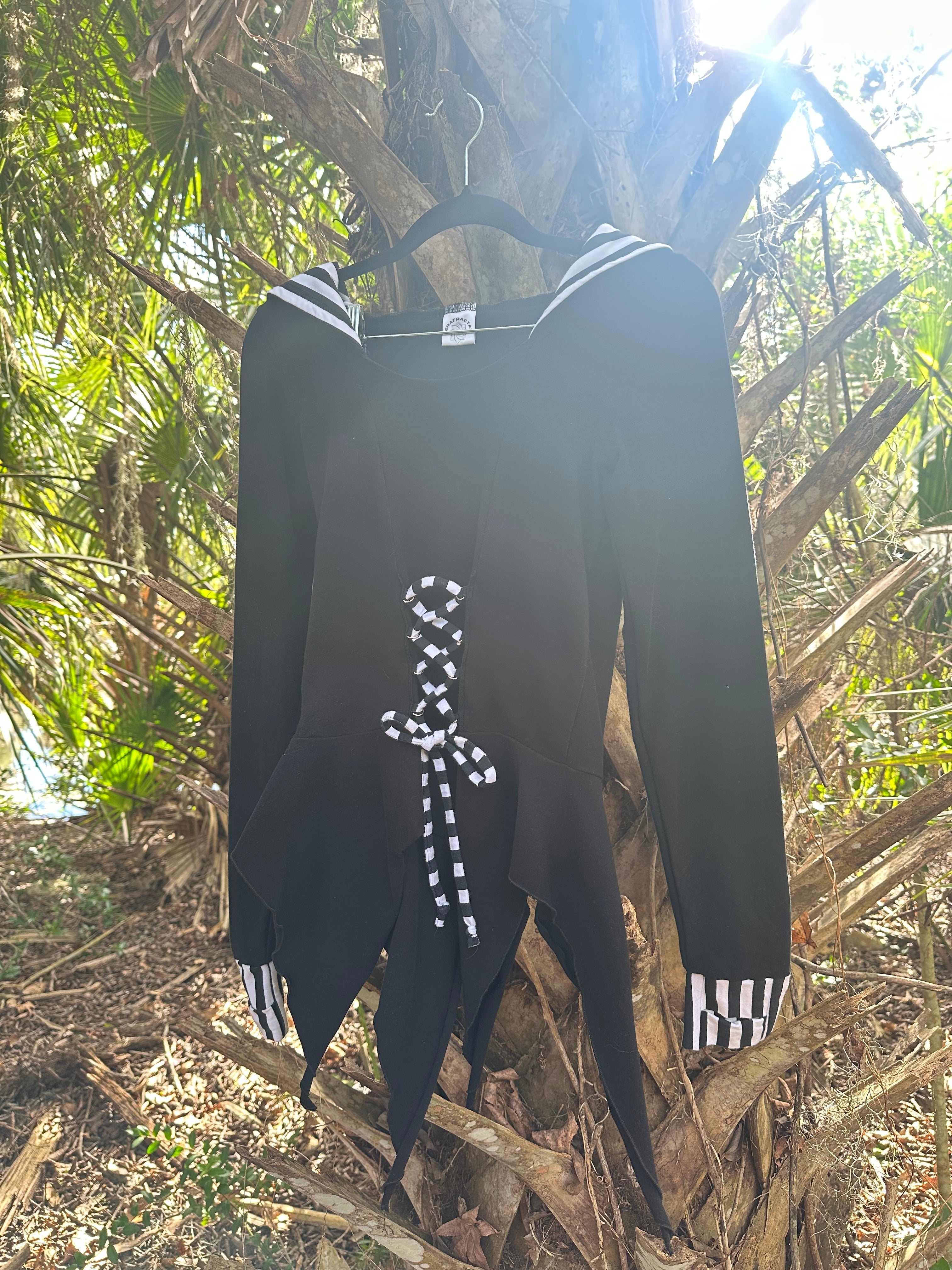 Long Sleeve (M) Pixie Top