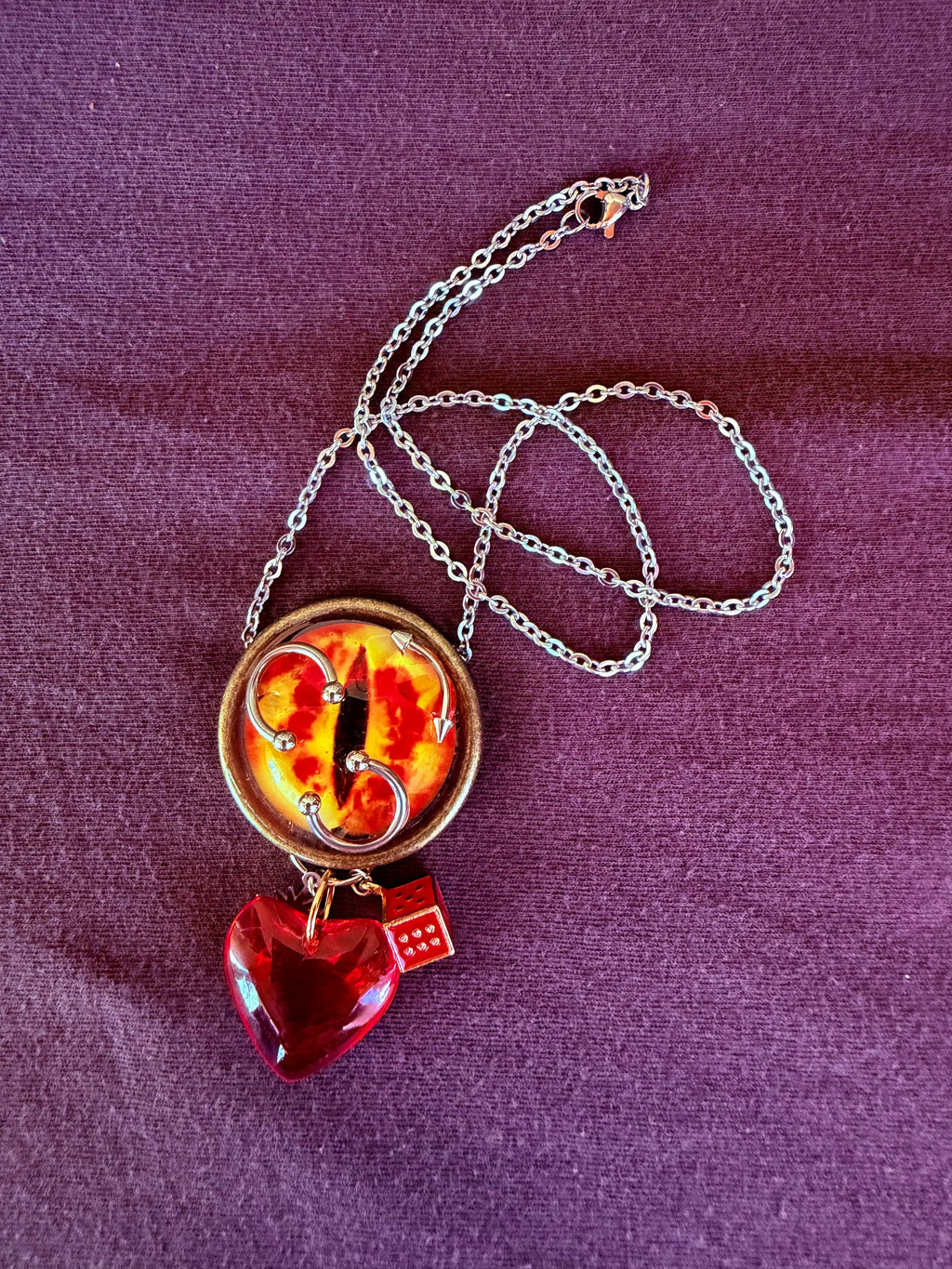 Pendant on 18 inch chain