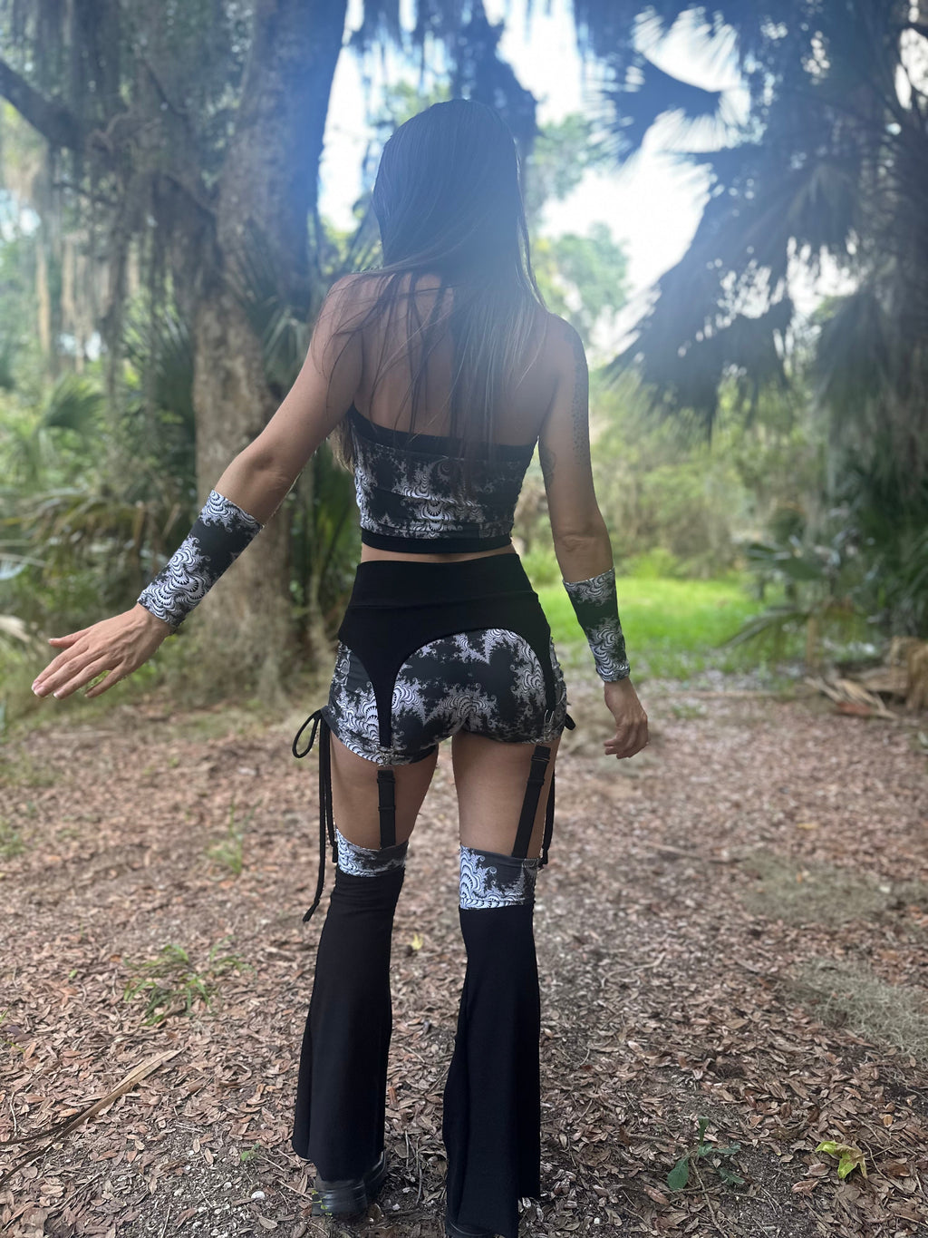 Infectious Void (M) 5 Piece Garter Set
