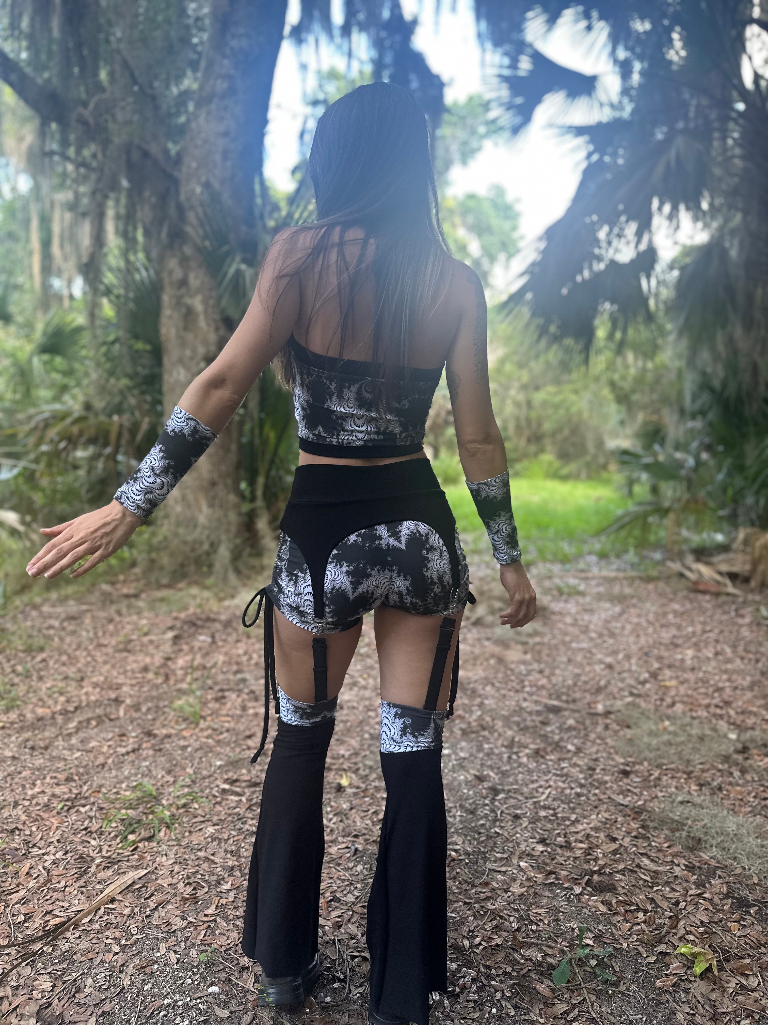 Infectious Void (M) 5 Piece Garter Set