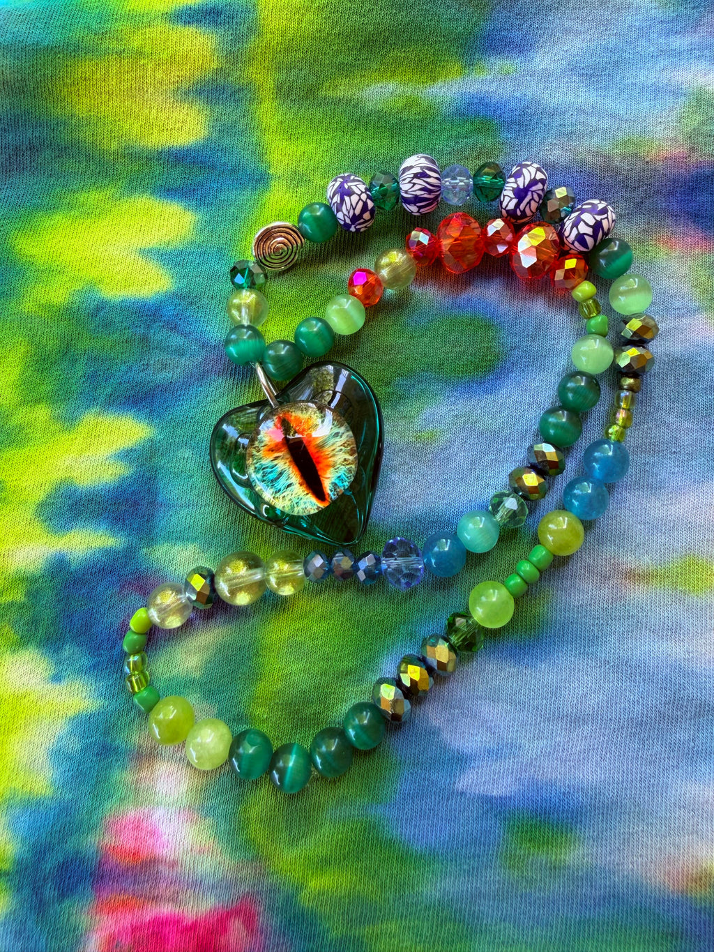 Earth Bender - Dragon Eye Heart Stretch Necklace