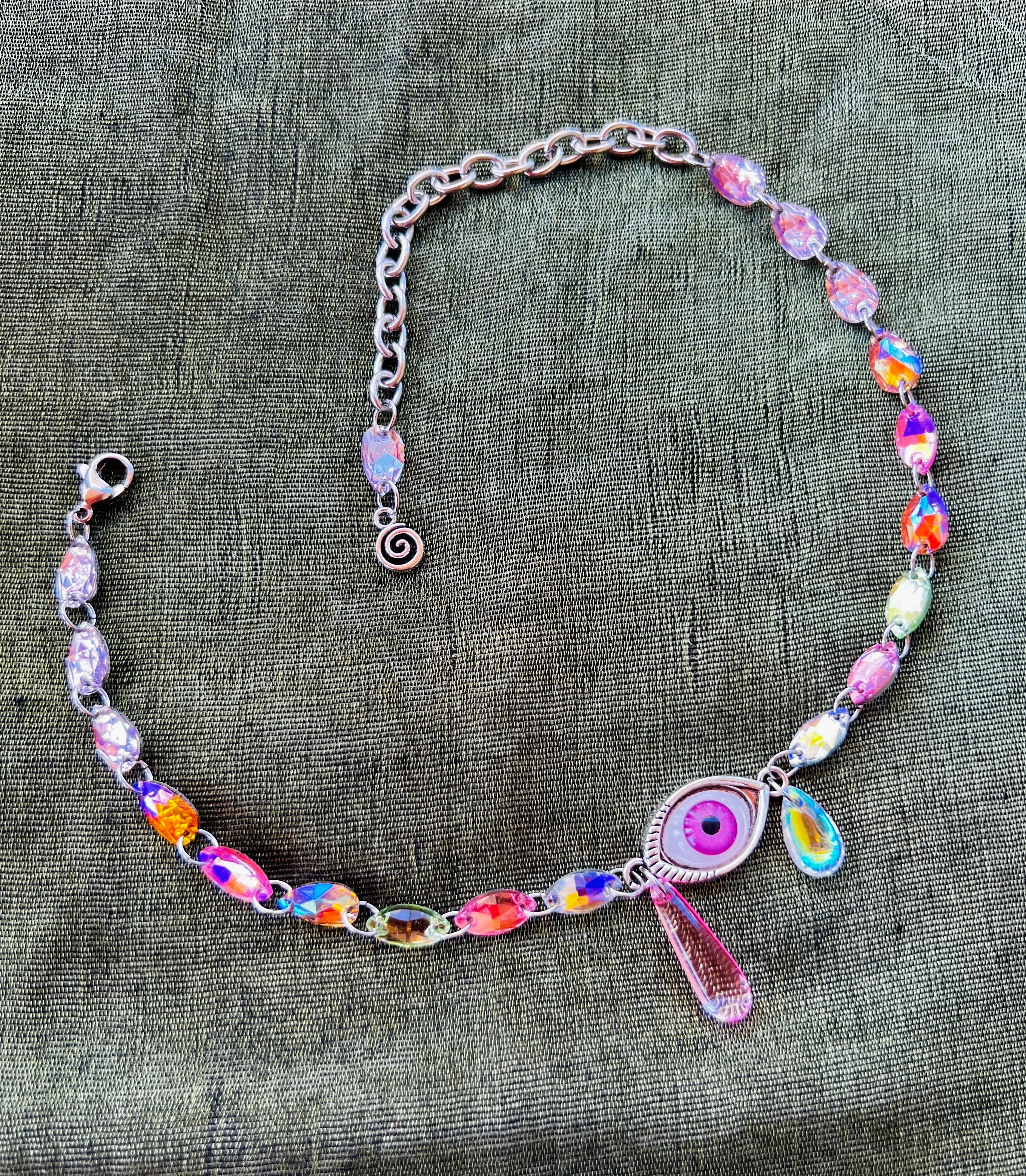 Man Eater - Glass Crystal Third Eye Choker