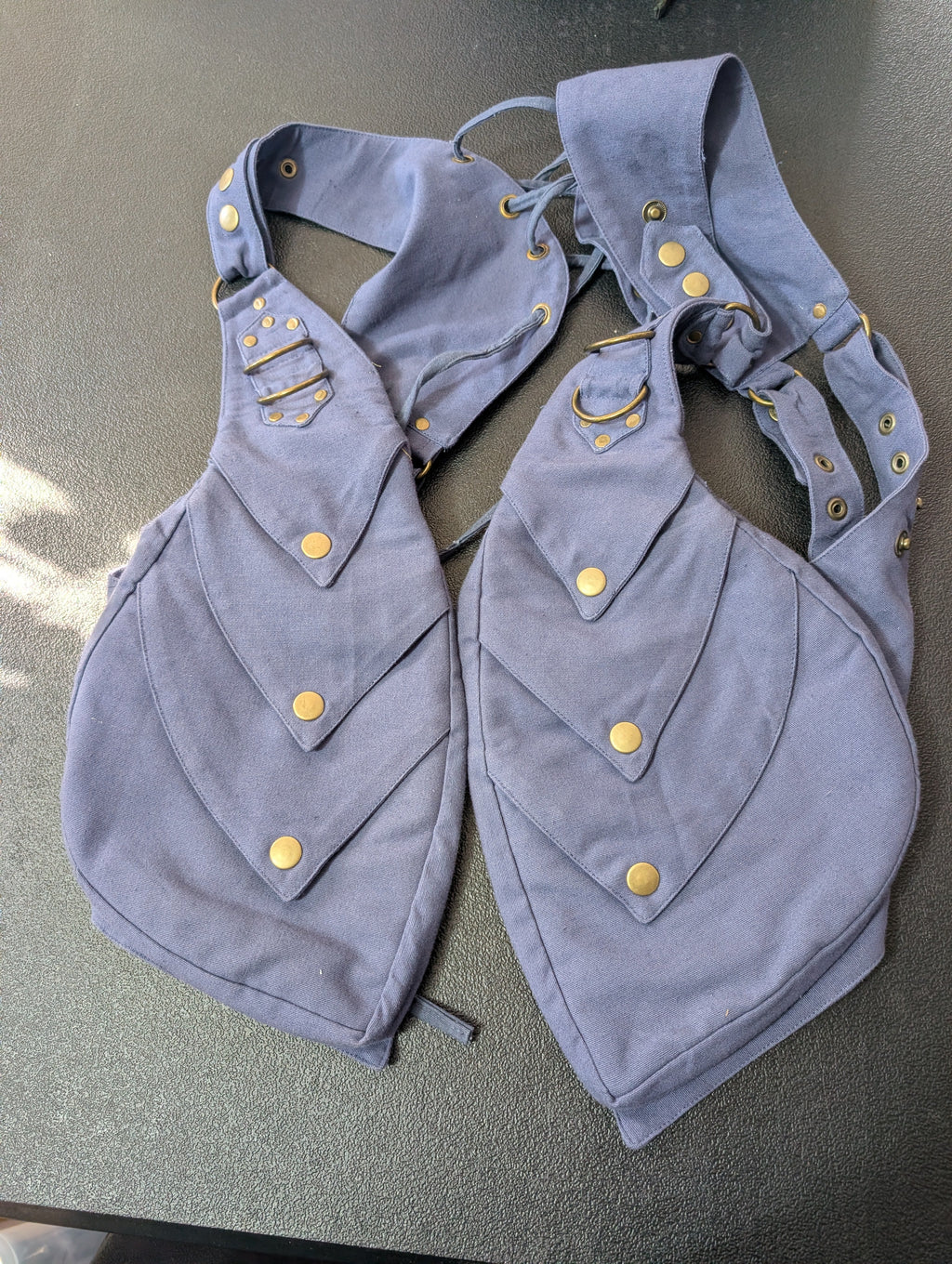 Holster: Dragon Scales Pocket Vest [ABO-604]