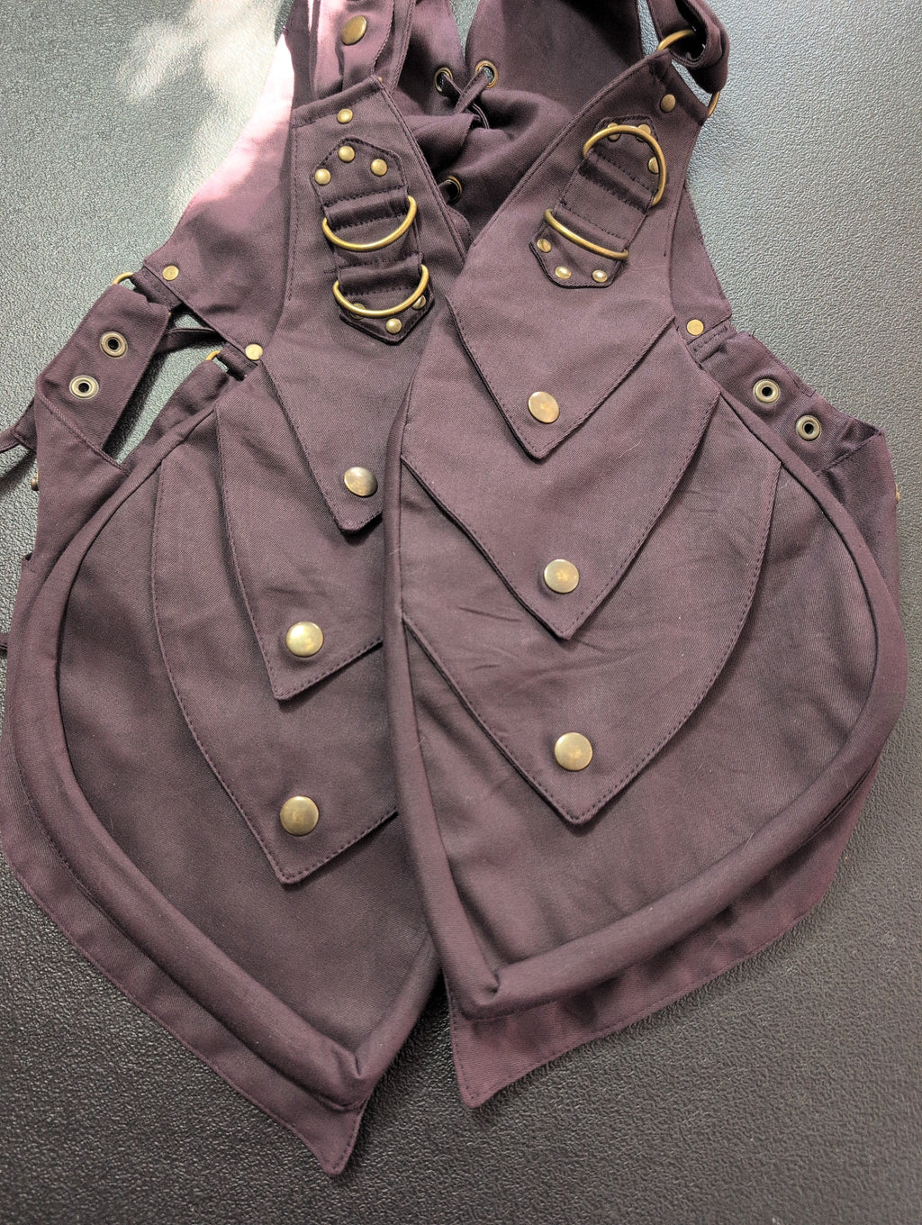 Holster: Dragon Scales Pocket Vest [ABO-604]
