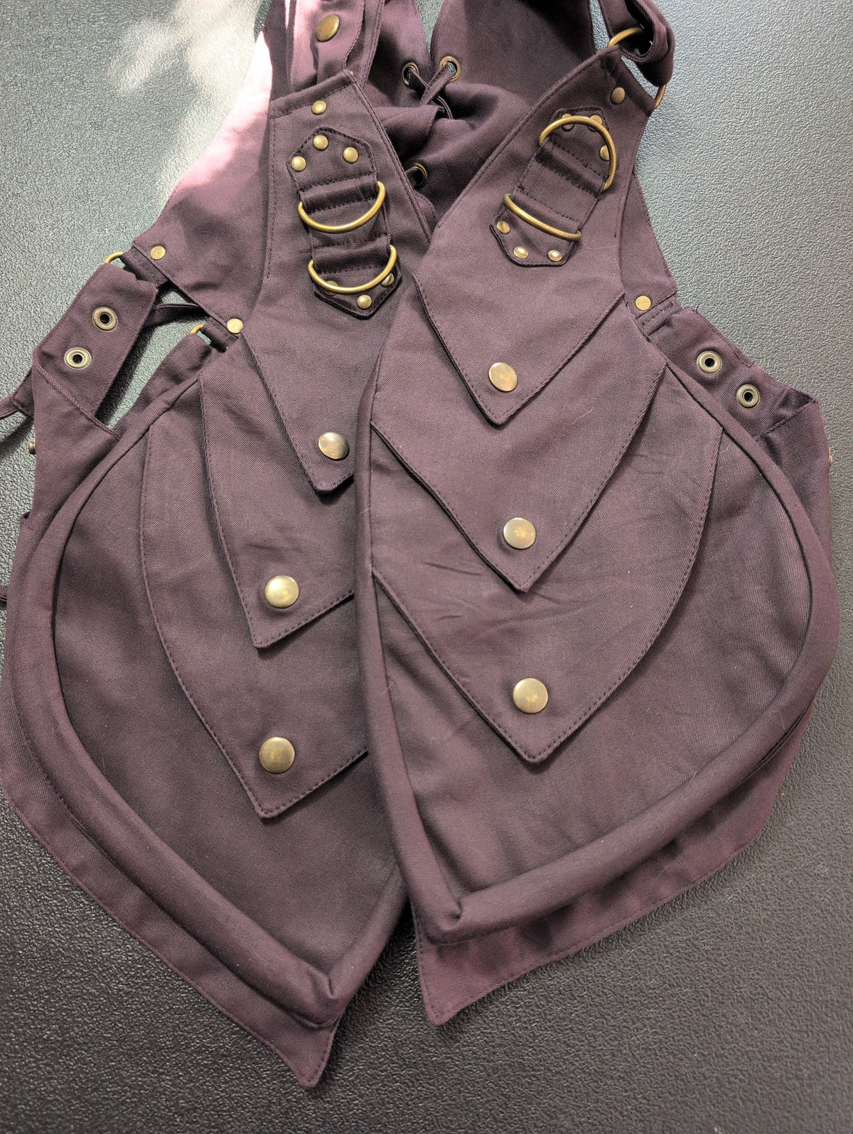 Holster: Dragon Scales Pocket Vest [ABO-604]