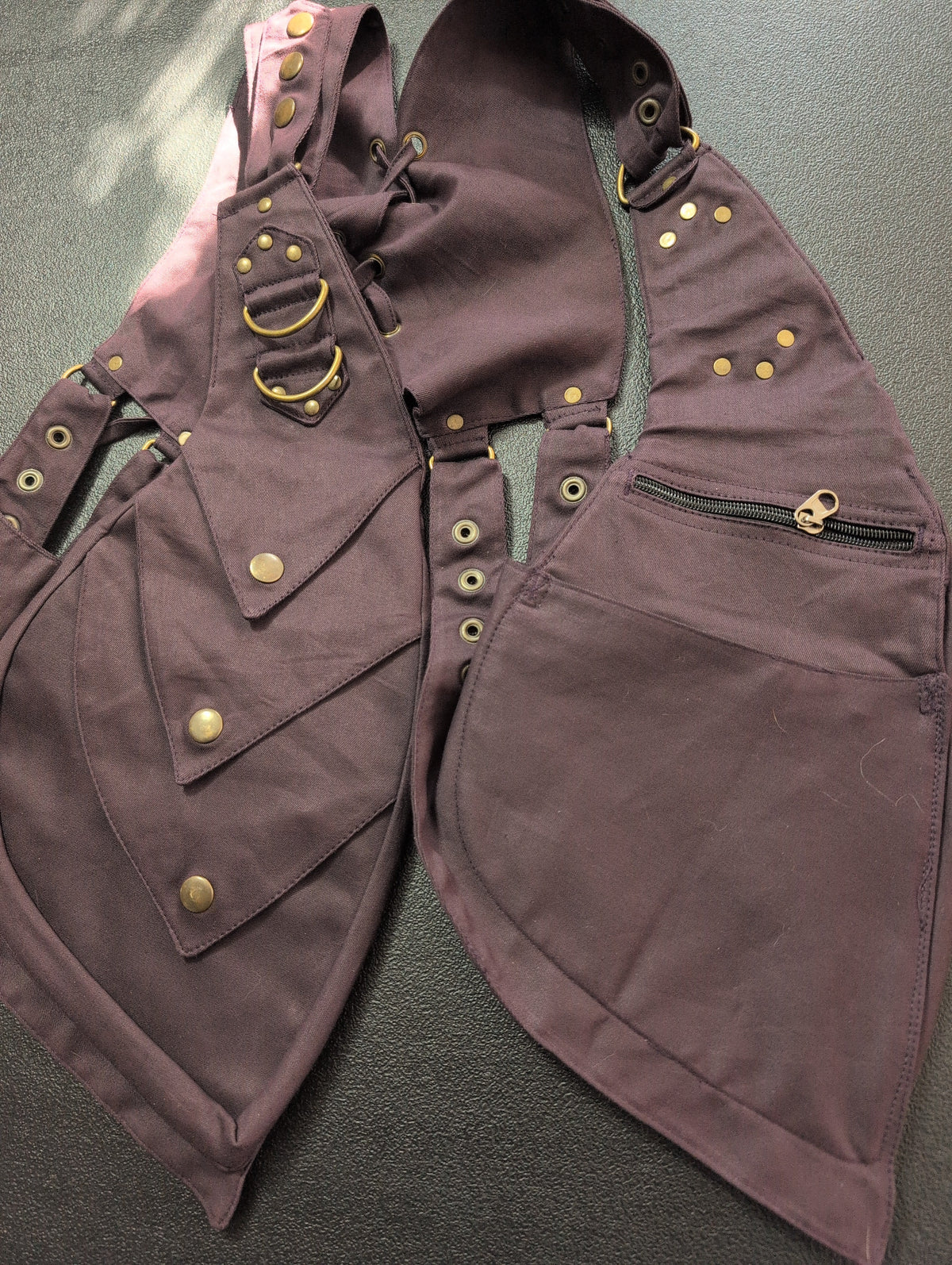 Holster: Dragon Scales Pocket Vest [ABO-604]