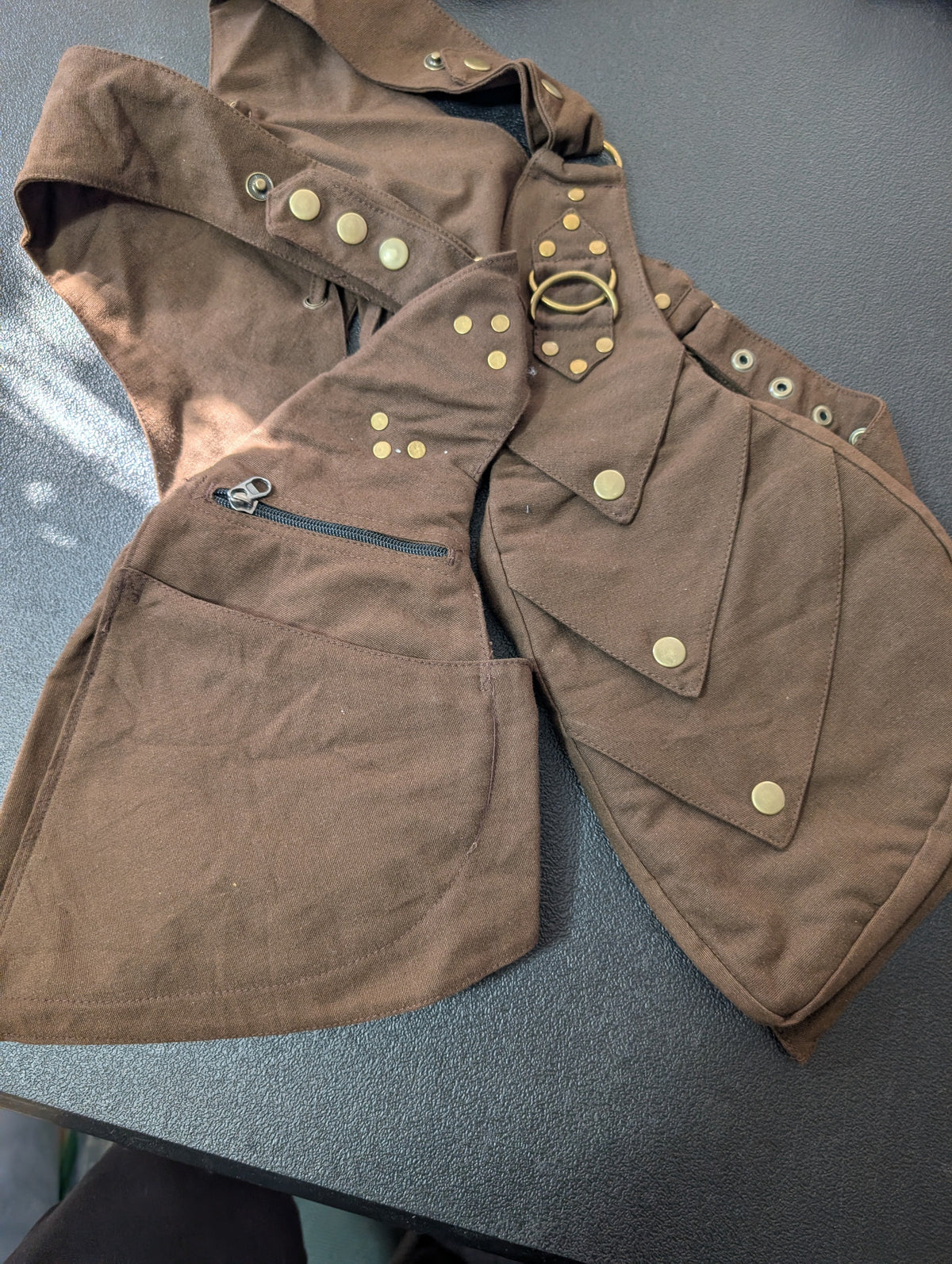 Holster: Dragon Scales Pocket Vest [ABO-604]